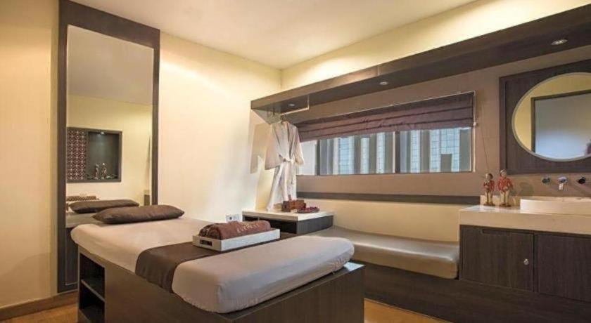 Hotel Grandhika Iskandarsyah Jakarta Ngoại thất bức ảnh