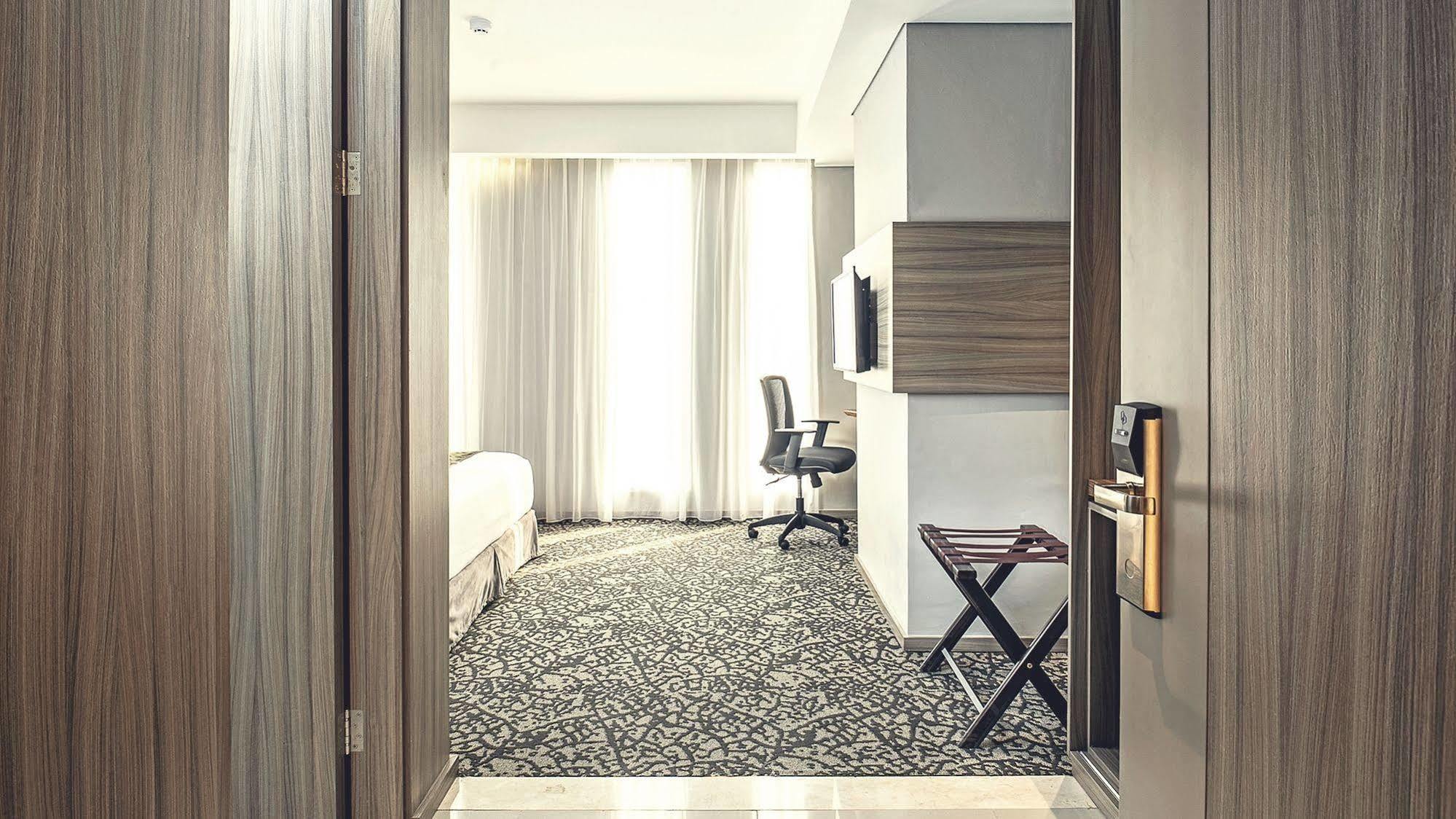 Hotel Grandhika Iskandarsyah Jakarta Ngoại thất bức ảnh