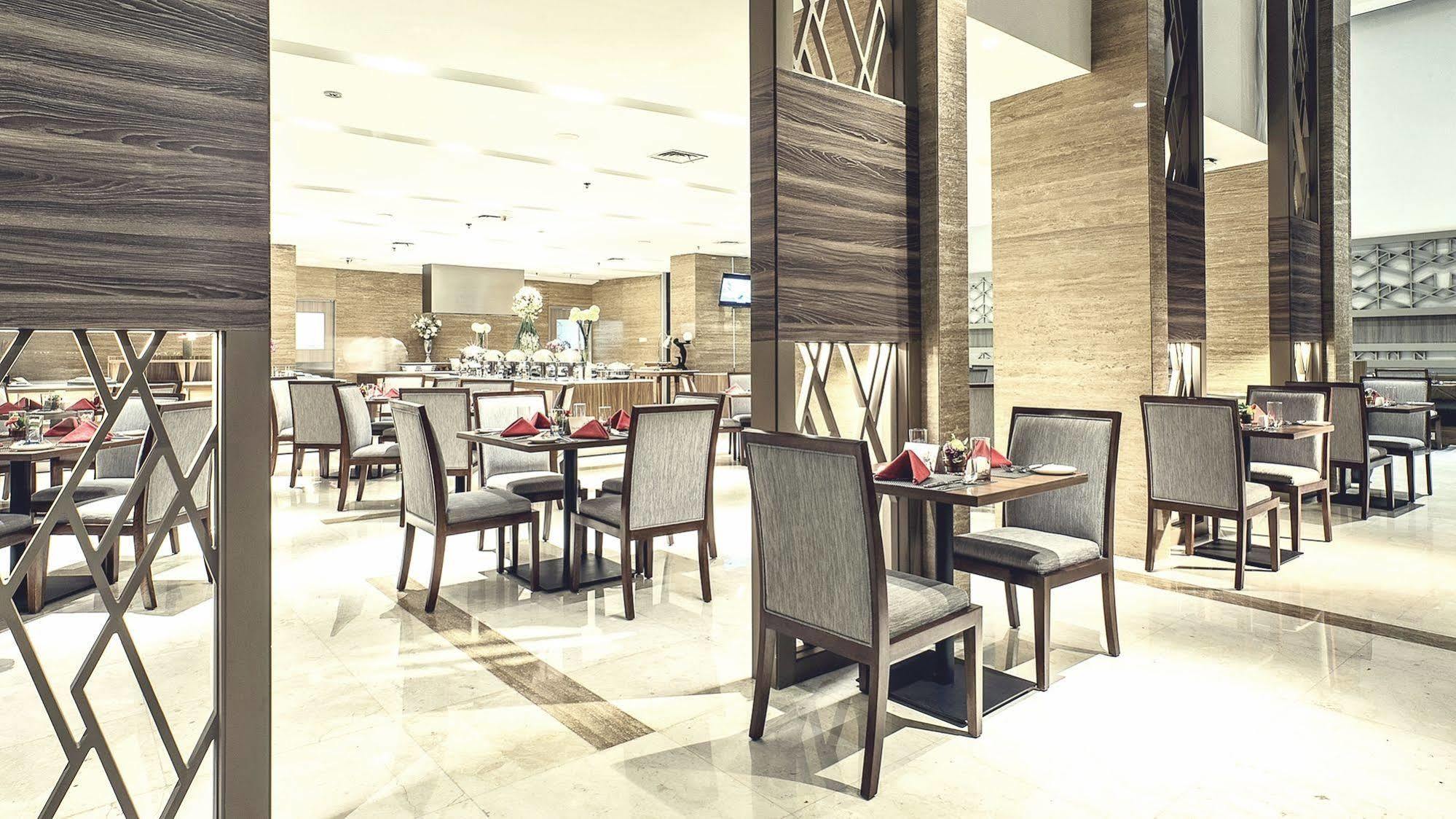 Hotel Grandhika Iskandarsyah Jakarta Ngoại thất bức ảnh
